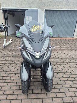 Yamaha Tricity 300 - 6