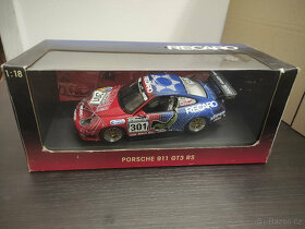 1:18 Autoart Porsche 911 GT3 RS #301 Recaro - 6