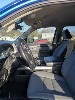 RAM 1500 rok 2019 4x4 5.7 HEMI Bighorn Crew Cab - 6