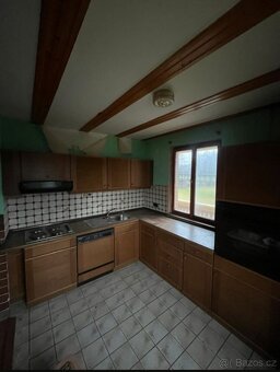 Kuchyňská linka materiál - dřevo, včetně spotřebičů, 3764 - 6