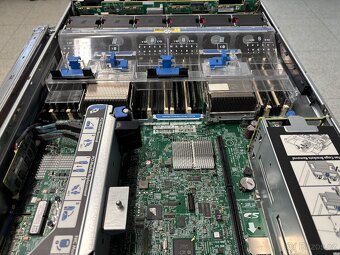 Server HPE ProLiant 380p Gen8 - vhodný pro virtualizaci - 6