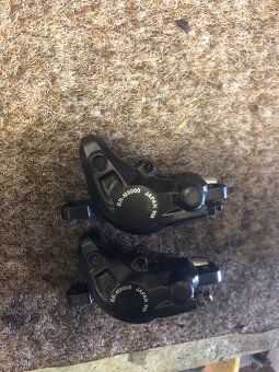 Brzdové páky a třmeny SHIMANO + zadni kol - 6