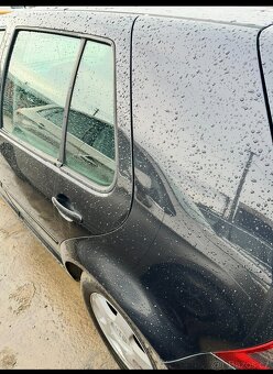 VW Golf 1.6 74kw benzín - 6