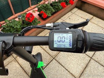 Elektricka kolobezka X-scooters XS01 36V Li - 500W - 6