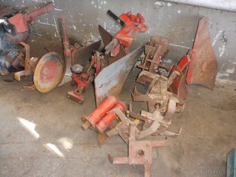 prodám malotraktor vari se spoustou nářadí, výborný stav - 6