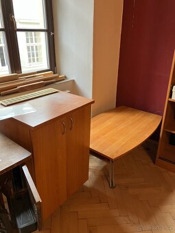 Kancelářské skříně a stoly - 6