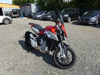MV Agusta Stradale 800 - 6