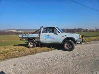Nissan Datsun pick-up 1984 4x4 sklapač - 6