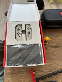 Nintendo switch OLED + bohaté příslušenství - 6