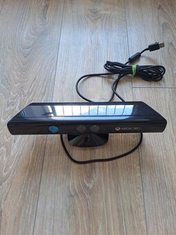 XBOX 360 + kinect + 2 ovladače - 6