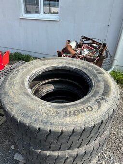 Pneu 315/80 22,5 8ks s pneu, z toho 6ks obuté na disku - 6