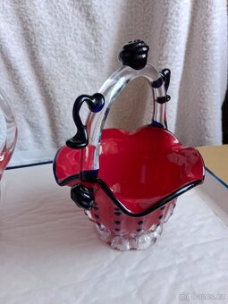 Pěkný červený džbánek s košíkem – jahodový design - 6