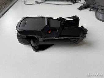 DJI Mavic 3 Classic - 2 baterie, brašna, ovladač DJI RCI - 6