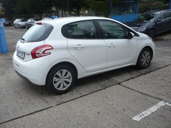 Peugeot  208 1.2 i - 6
