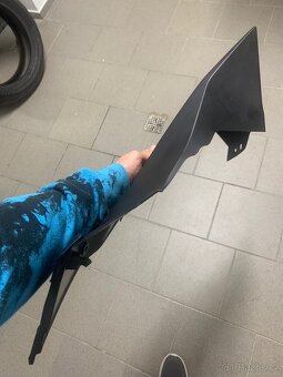 Plasty nádrže KTM Super Duke 1290 R - 6