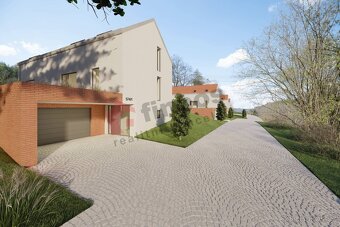 Prodej stavebního pozemku 8180 m² - 6