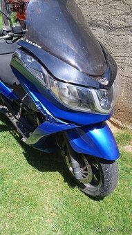 Piaggio X10, 350 - 6