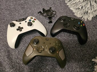 Xbox one , 9x hra, 3x ovladač - 6