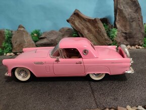 prodám model 1:18 ford thunderbird 1955 - 6