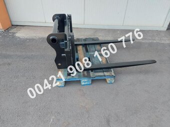 Prodám lžíci Manitou teleskop, paletové vidle, míchačka… - 6