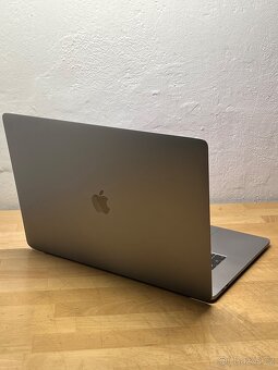 MacBook Pro 15” 2017/16GB RAM/Intel i7/512GB SSD/ - 6
