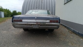 Oldsmobile delta 88 - 6