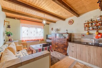 Prodej poctivé chatky v Sedlnicích - 6