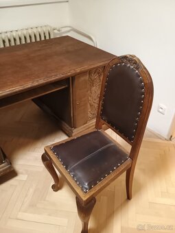 Masivní skříň s vyřezávanými ornamenty - 6