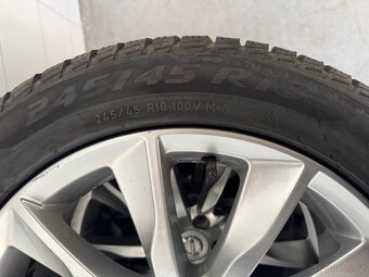 Originál Volvo alu disky a gumy 245/45/18 Pirelli 100V - 6