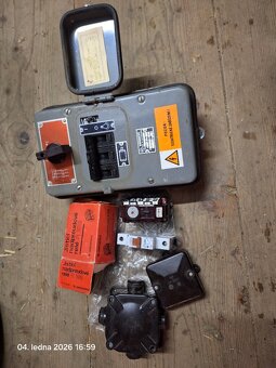 Věci ze stavby elektro a ostatní. - 6