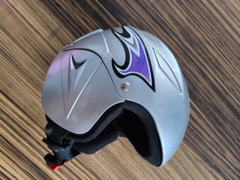 Prodám lyže, lyžáky,helmy, brýle - 6