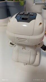 interaktivní robot smart na baterie - 6
