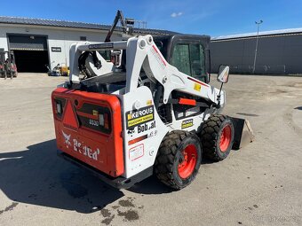 Smykový nakladač Bobcat S530 - 6