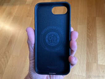 iPhone 16e 256 GB černý - 6