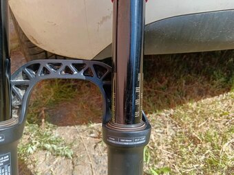 Vyměním Rock shox yari 130 - 6