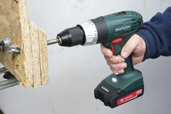 Profi AKU šroubovák / vrtačka (+ příklep) Metabo SB 18 Li - 6