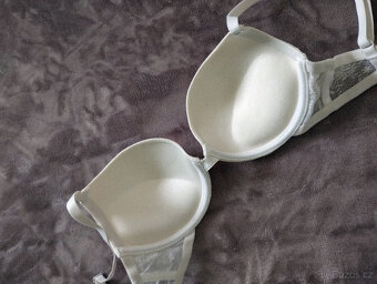 2x podprsenka Reserved 70C - 6