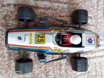 Retro hračky aut Formule Taifun č. 6 a Formule č.25 - 6