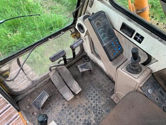 Hyundai 210LC robex - 6