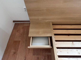 Manželská postel s nočními stolky - 6