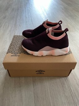 UMBRO tenisky (velikost 25) - 6