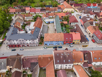 Multifunkční objekt, 2203 m², Lišov, ul. třída 5. května - 6