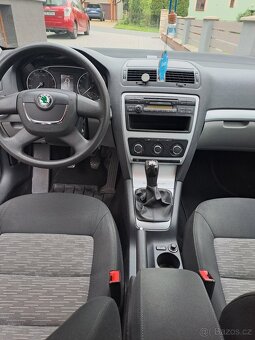Prodám Škoda Octavia 2 Facelift 1.6 mpi 75kW Liftback - 6