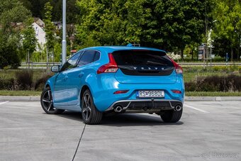 Volvo V40 D4 2.0L Drive-E Momentum - 6
