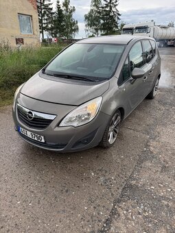 Opel Meriva B 180t km 1.7d automat klepou vstriky bily kour - 6