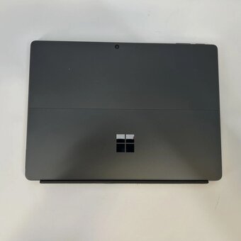 Microsoft Surface Pro 9 i7 / 16 GB / 256+ GB SSD - 6