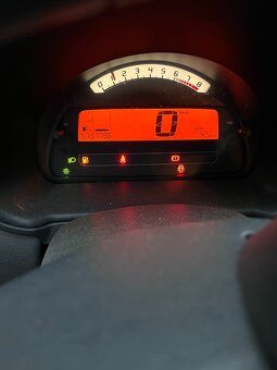 Citroen C3 1.4i 54kW 2009 - 6