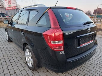 Kia Ceed Kombi 1.4 16V 77kW registrace 12/2011 Nová STK - 6