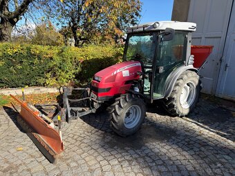Prodám komunální traktor Massey Ferguson MF 2515 na SPZ - 6