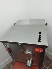 Mlýnek na maso Koneteollisuus OY LM 82 A profi - 6